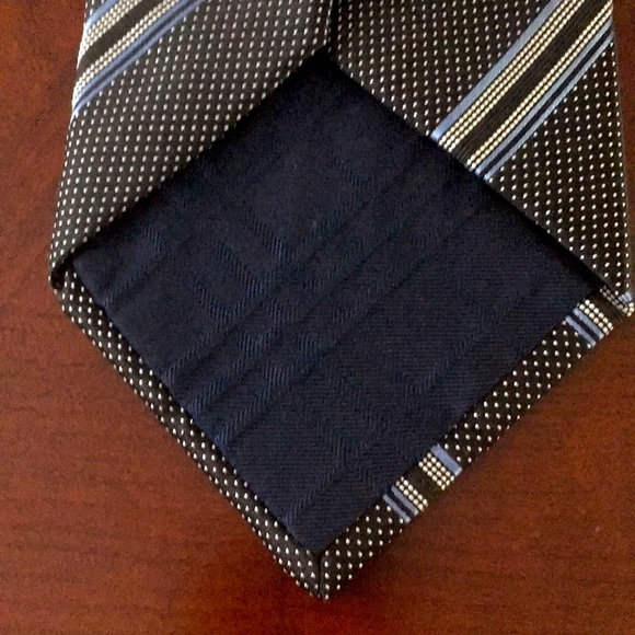 Authentic Burberry men’s tie. 100% silk. - Picture 3 of 4